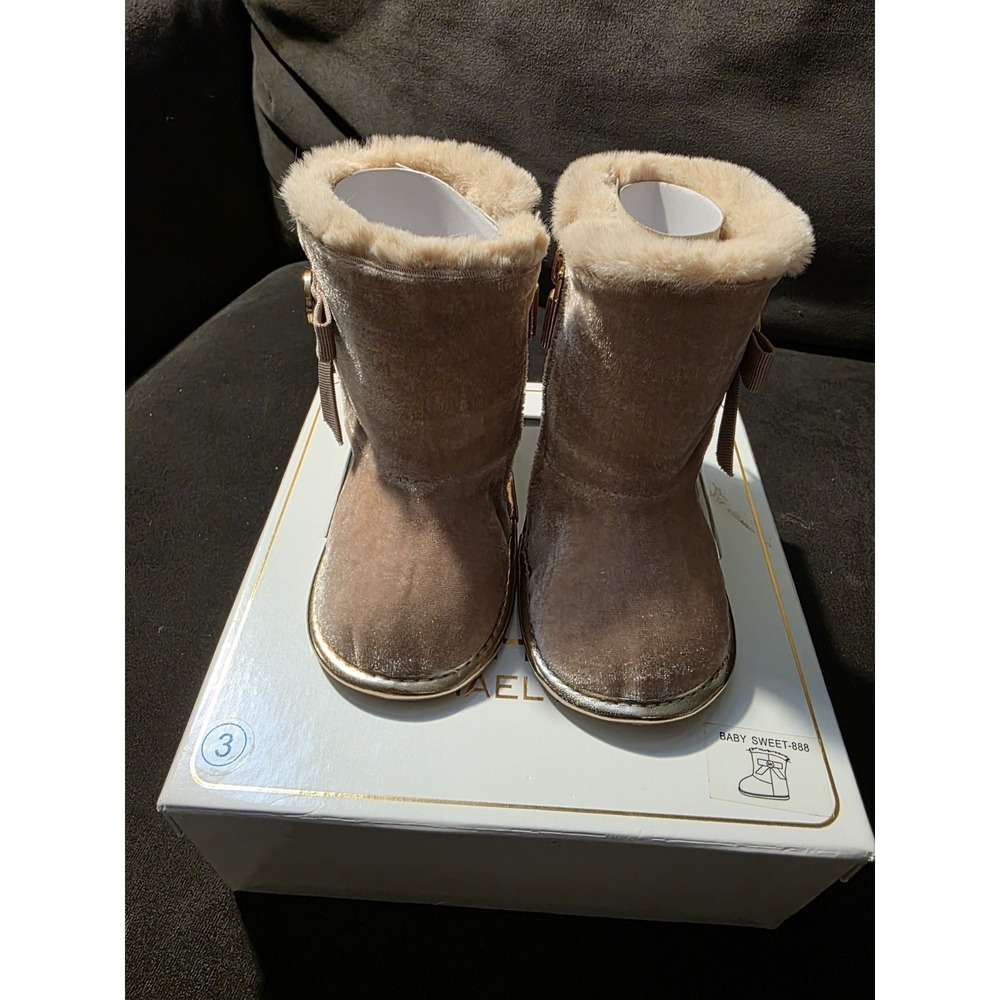 Michael Kors Baby Sweet 888 Boots Size 3 Rose Gold Faux Fur Infant 6-9 Months